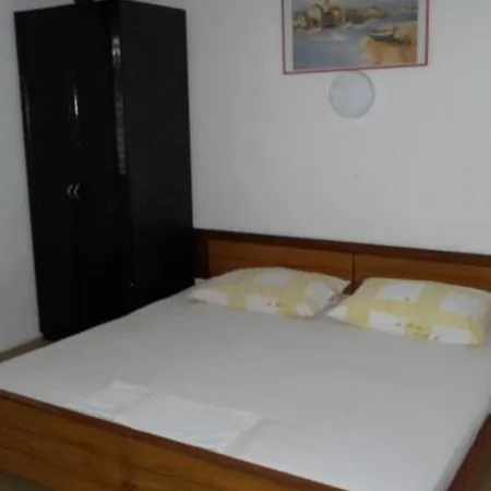 Miki Rogoznica * Rogoznica (Sibenik-Knin)