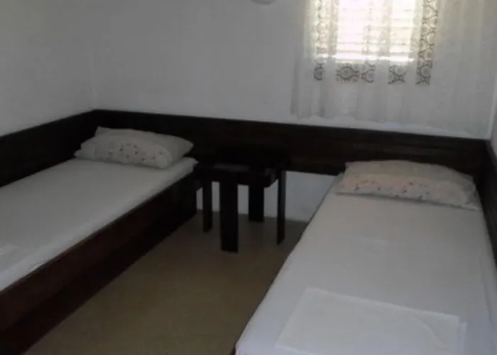 Miki Rogoznica * Rogoznica (Sibenik-Knin)